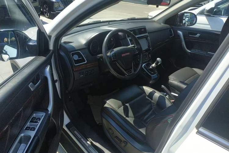 Used Haval H6 2015 Upgraded Model 1.5T Manual Two-Wheel Drive Prestige Version