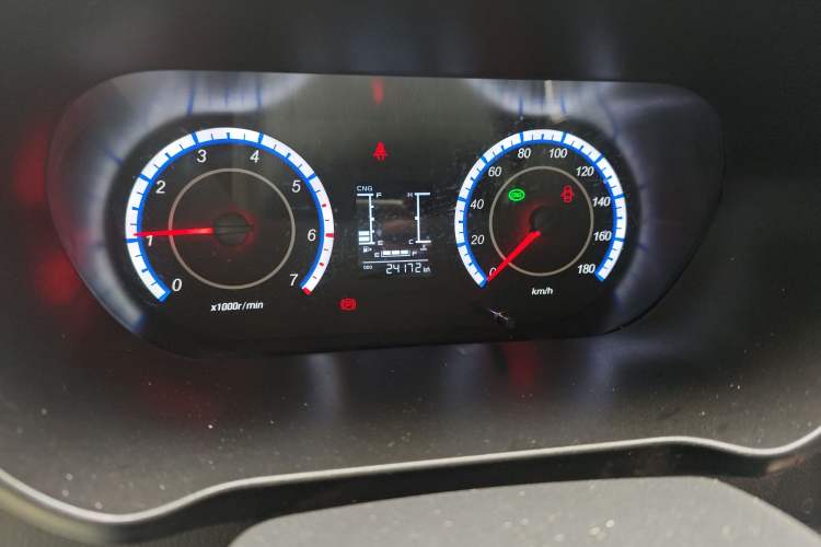 Used Chana Ruixing M60 2023 1.6L CNG Comfort-Grade 6-Seater Passenger Vehicle
