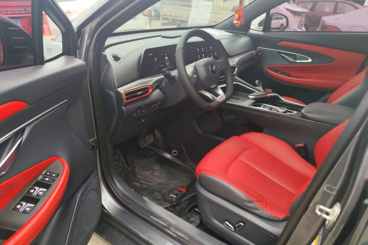 Used CHANGAN UNI-T 2020 1.5T Prestige Version
