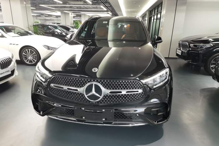 Used Mercedes-Benz GLC 2023 GLC 260 L 4MATIC Luxury Model 5 Seats