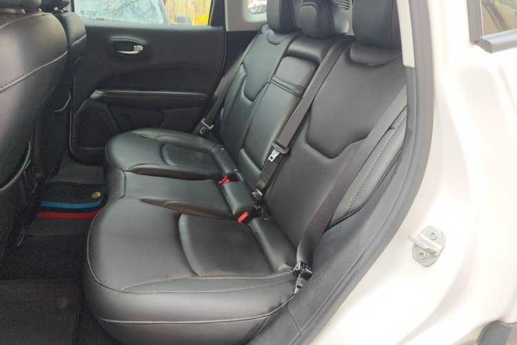 Used Jeep Compass 2017 200T Automatic Family Edition
