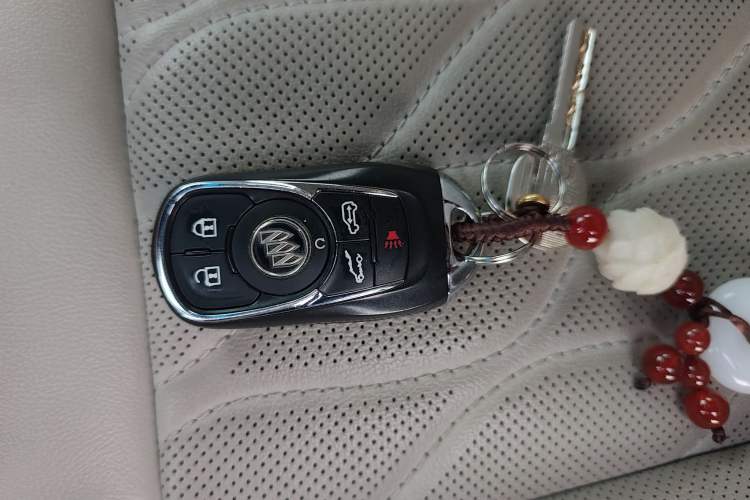 Used Buick GL8 2017 28T Avenir Avia National Emission Standard V