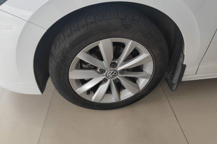 Used Volkswagen Bora 2019 1.5L Automatic Comfort Model Left Front Wheel Hub