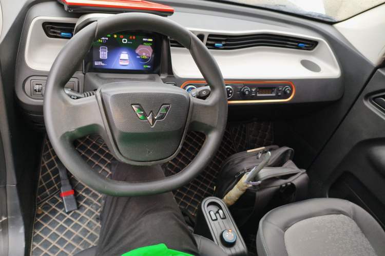 Used Wuling Hongguang MINIEV 2020 Enjoyment Model Lithium Iron Phosphate