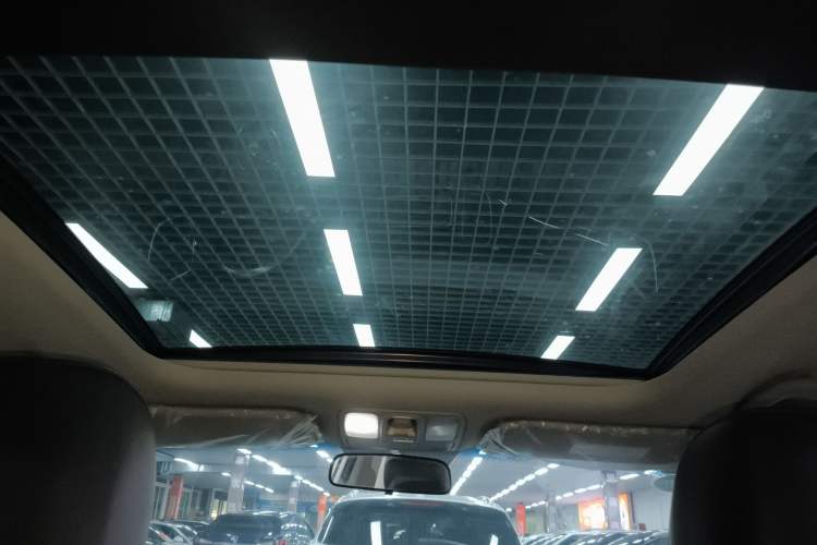 Used Kia Carens 2013 2.0L 7-Seater Automatic Comfort Edition China V Standard
