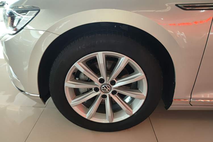 Used Volkswagen Magotan 2019 330TSI DSG Leading Edition China V Standard
