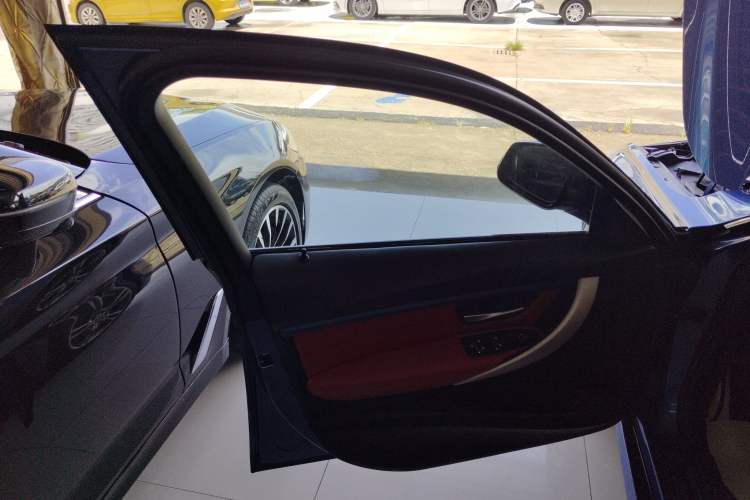 Used BMW 3 Series 2019 320i M Sport Package
