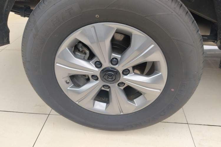 Used Great Wall Poer 2024 2.4T Commercial Version Automatic Diesel Two-Wheel Drive Elite Edition Right Rear Wheel Hub