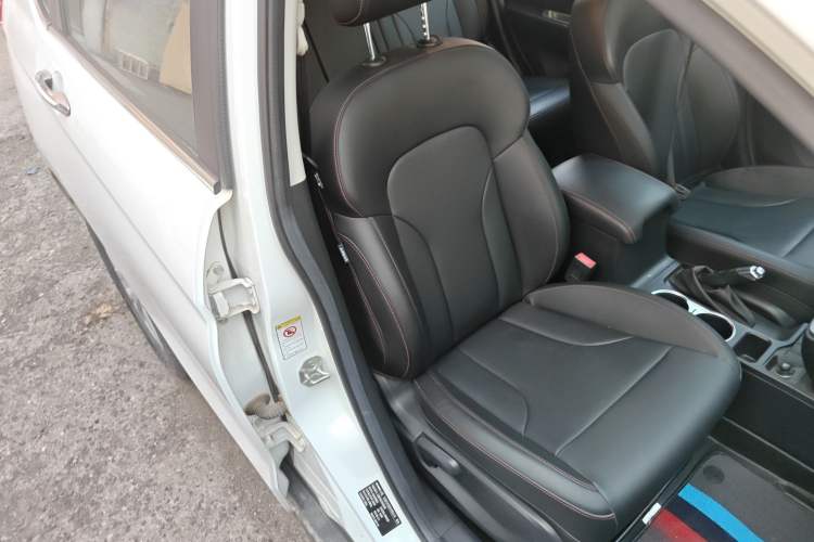 Used Haval M6 2018 1.5T Manual Two-Wheel Drive Elite Model Right Front Seat