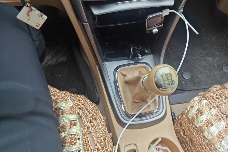 Used Chery Tiggo 2012 Elite Edition Facelift 1.6L Manual Comfort DVVT Gear Lever