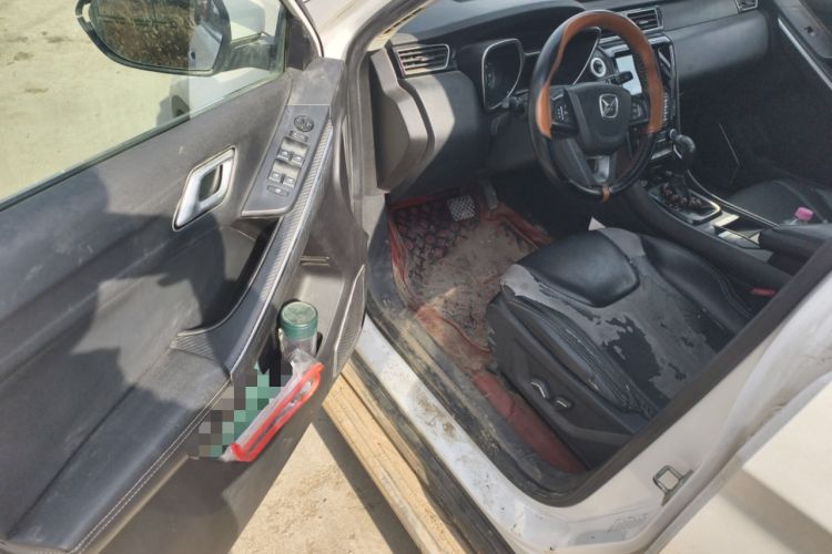 Used JMC Yusheng S330 2016 1.5L GTDi Automatic Two-Wheel Drive Fashion Edition Driver Seat