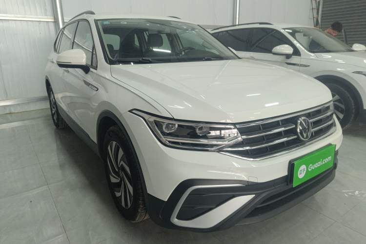 Used Volkswagen Tiguan L 2023 330TSI Automatic Two-Wheel Drive Comfort Edition Front Right 45 Deg