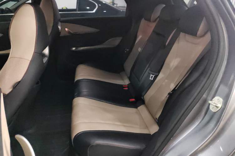 Used BYD Dolphin 2023 420 km Fashion Edition