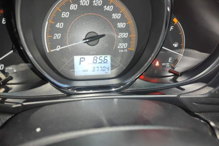 Used Toyota YARiS L Zhi Xuan 2021 1.5L CVT Leading Edition Odometer Close Up