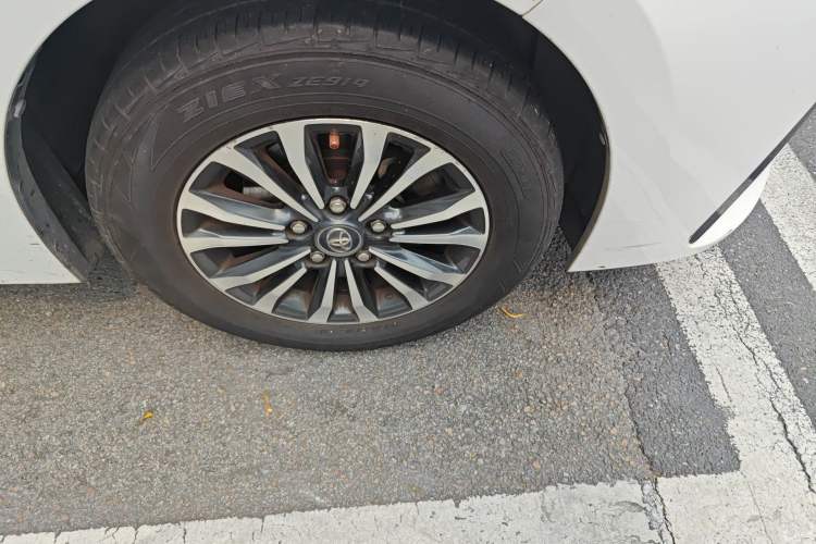 Used Toyota Corolla 2017 Revised Version 1.2T S-CVT GL-i Right Front Wheel Hub