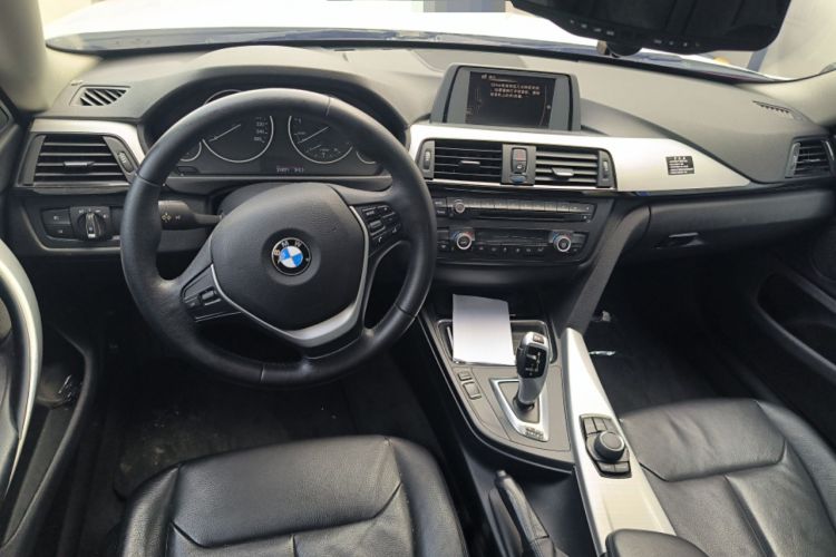 Used BMW 4 Series 2014 420i Gran Coupe Fashion Model Center Console