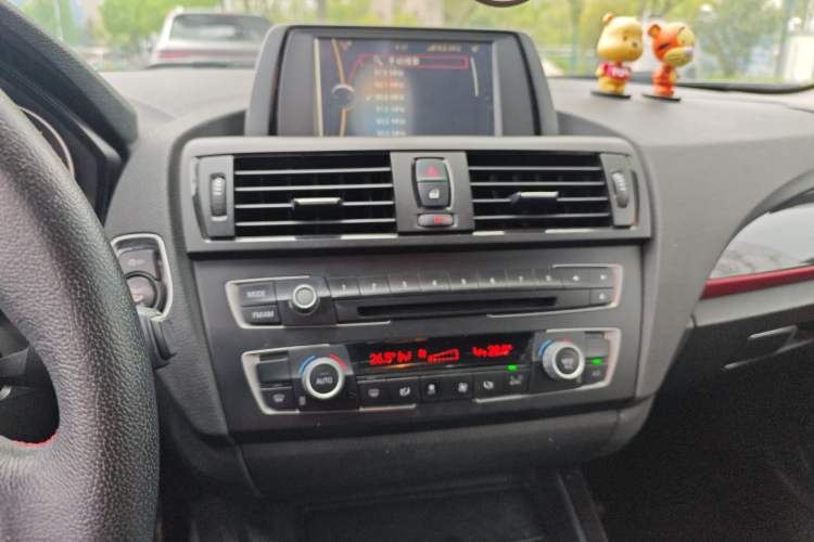 Used BMW 1 Series 2013 Revised 118i Sport Edition Audio And AC Panel