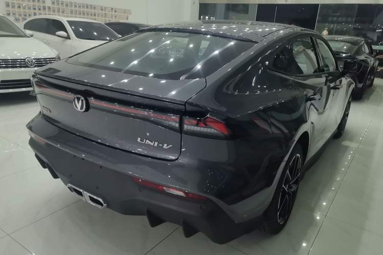 Used Changan UNI-V iDD 2024 Blue Whale Smart Electric iDD 136km ZhiKu Model