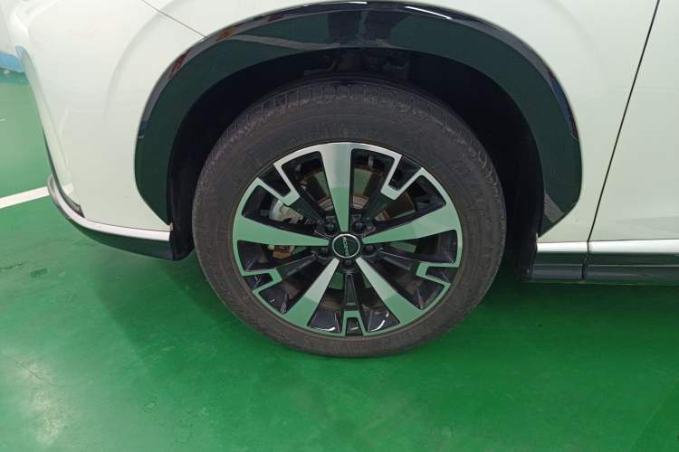 Used Roewe D5X DMH 2024 135 Tech Edition