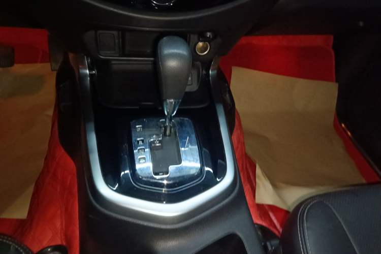 Used Nissan Terra 2018 2.5L Automatic 2WD Luxury Edition
