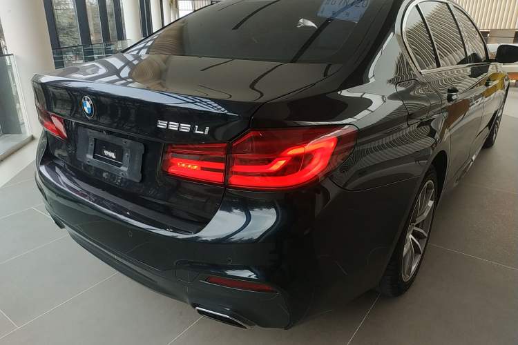 Used BMW 5 Series 2018 525Li M Sport Package