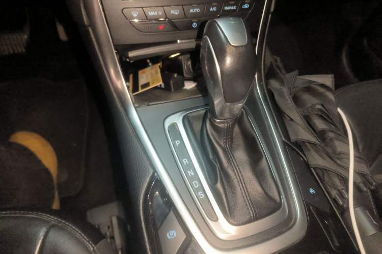 Used Ford Edge 2018 EcoBoost 245 Two-Wheel-Drive Titanium 7-Seater China V Standard
