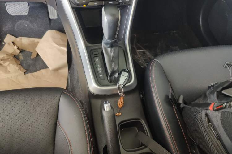 Used Suzuki S-Cross 2015 1.6L CVT Two-Wheel Drive Elite Version Gear Lever