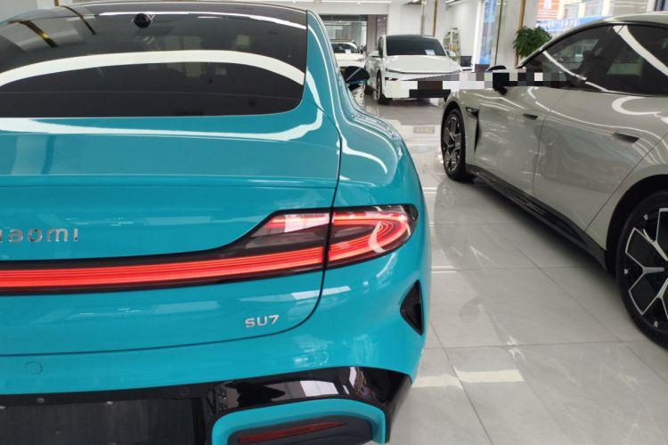 Used Xiaomi Auto SU7 2024 Rear-Drive Standard Founder Edition
