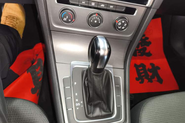 Used Volkswagen Golf 2016 1.6L Automatic Comfort Model
