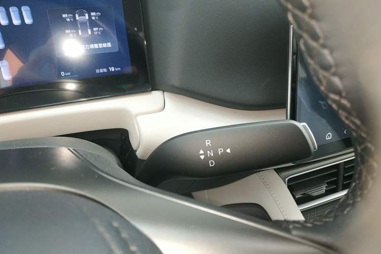 Used BYD Yuan UP 2025 Intelligent Driving Version 401 KM Dynamic Edition
