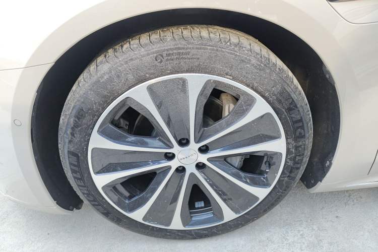 Used Hima Luxeed S7 2025 855 km Max