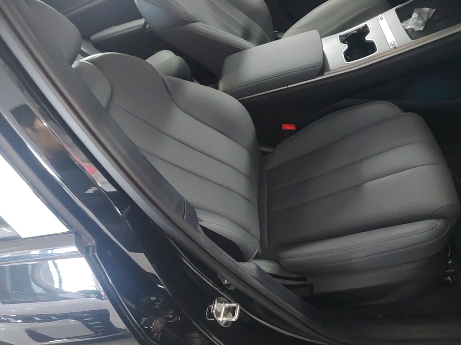 BYD Song Pro New Energy 2026 Model Flying Edition DM-i 220KM Superior Edition — снимка 19