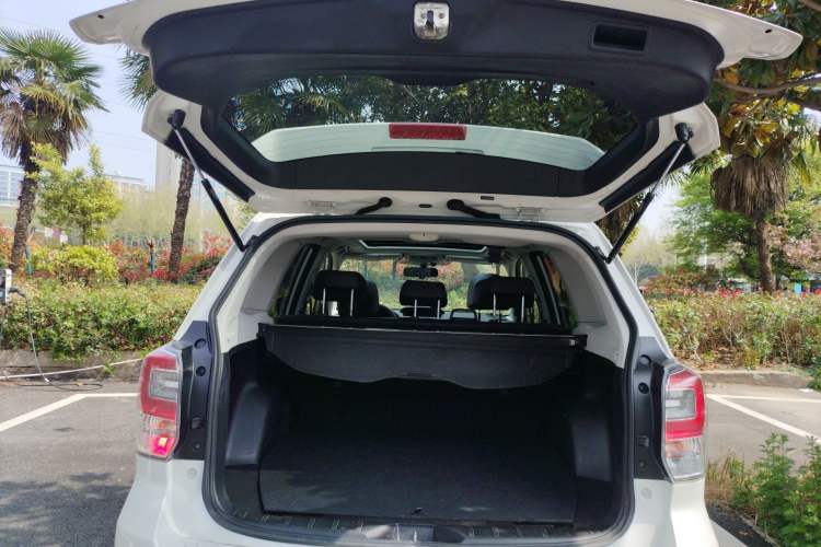 Used Subaru Forester 2016 2.0i Fashion Navigation Edition Trunk