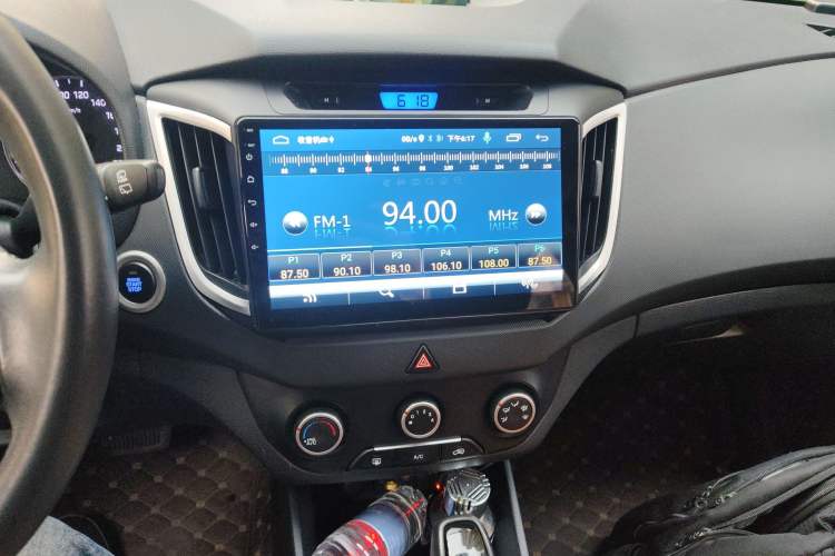 Used Hyundai ix25 2015 1.6L Automatic Two-Wheel Drive Smart GLS Trim Audio And AC Panel