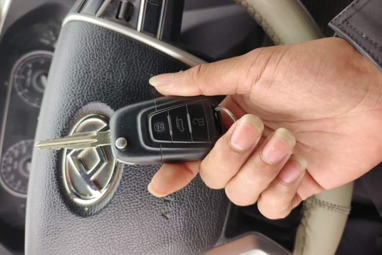 Used SAIC MAXUS Xintu V80 2021 2.0T PLUS Manual City Edition Short Wheelbase Ultra-Low Roof 5/6 Seats