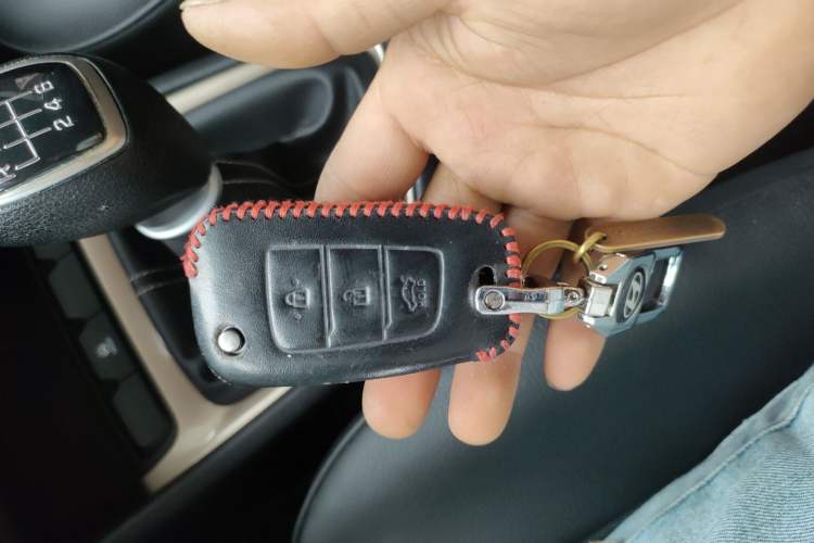 Used Hyundai Celesta 2017 1.6L Manual Joyful Edition DLX Interior 1