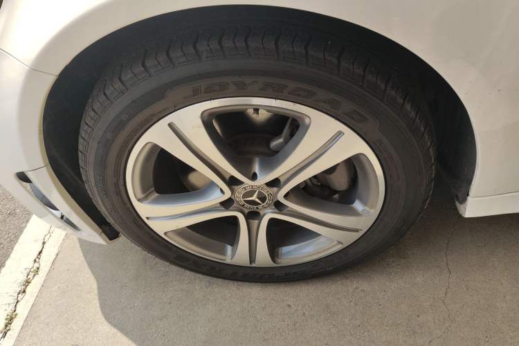 Used Mercedes-Benz C-Class 2019 Restyled C 260 L Sport Edition Left Front Wheel Hub