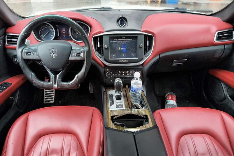 Used Maserati Ghibli 2014 3.0T S Q4 Center Console