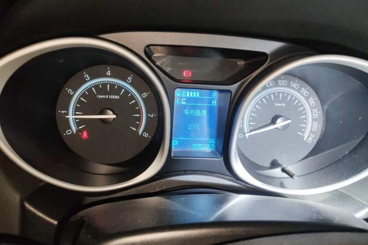 Used GAC Trumpchi GS5 Super 2015 2.0L Automatic Two-Wheel Drive Luxury Navigation Edition Instrument Cluster