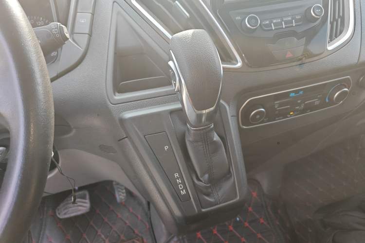 Used Ford Tourneo Custom 2017 2.0T Automatic Elite Version