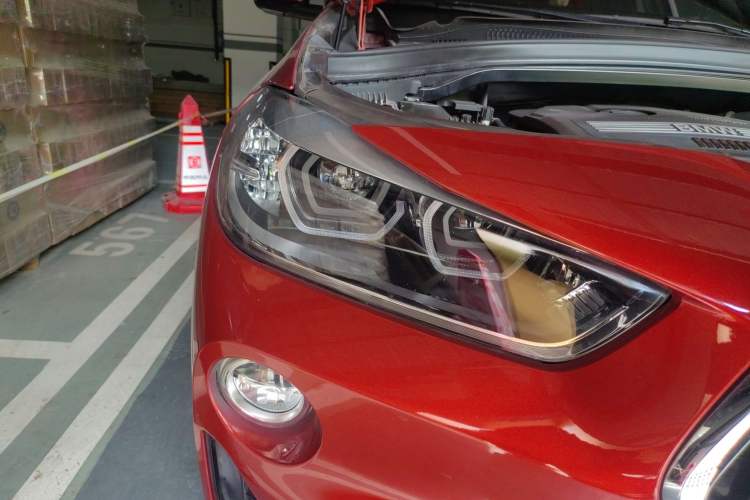 Used BMW X2 2019 sDrive20i M Sport Package China VI Emission Standard Right Front Headlight