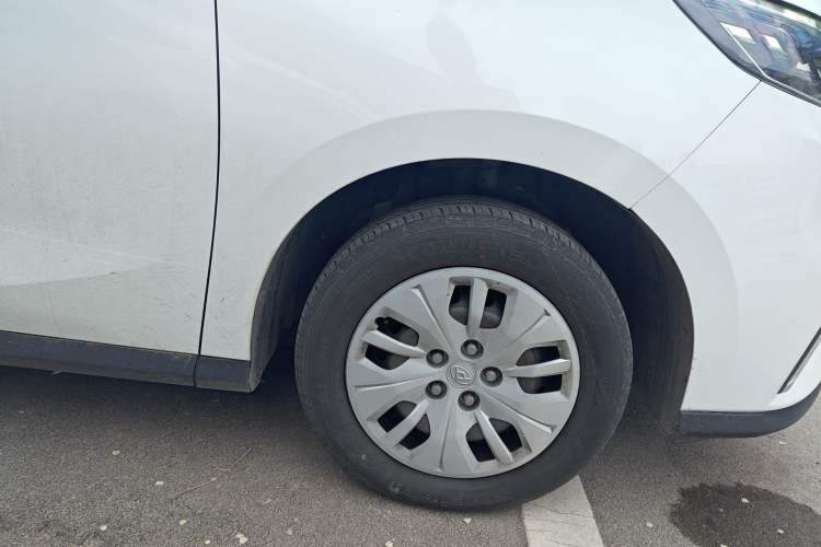 Used SAIC MAXUS G50 2022 1.5T Automatic Comfort Touring A Right Front Wheel Hub