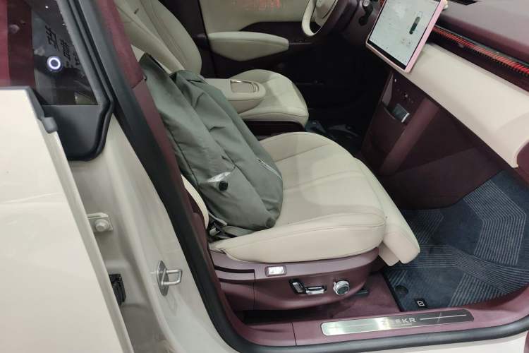 Used Zeekr X 2024 Four-Seat Rear-Drive Version Right Front Seat