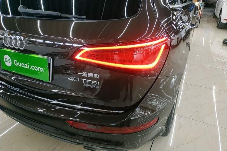 Used Audi Q5 2018 Collector's Edition 40 TFSI Technology Model