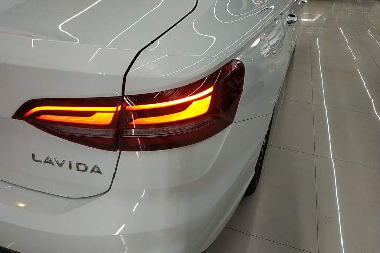 Used Volkswagen Lavida 2023 1.5L Automatic 5 Million Edition Right Rear Taillight