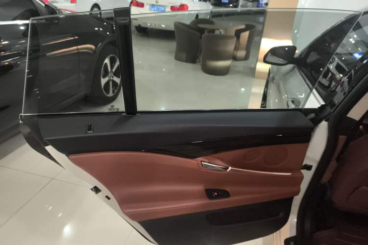 Used BMW 5 Series GT 2017 528i Leading Model