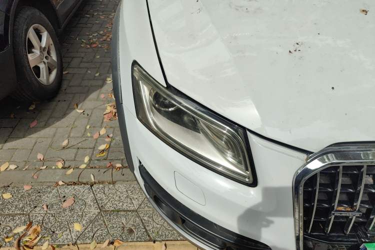 Used Audi Q5 2013 45 TFSI quattro off-road version Right Front Headlight