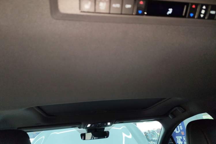 Used Toyota SIENNA 2023 2.5L Hybrid Deluxe Edition Headliner