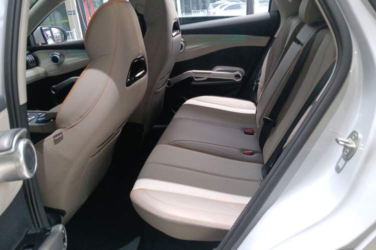 Used BYD Yuan PLUS 2024 Honor Edition 430KM Beyond Model
