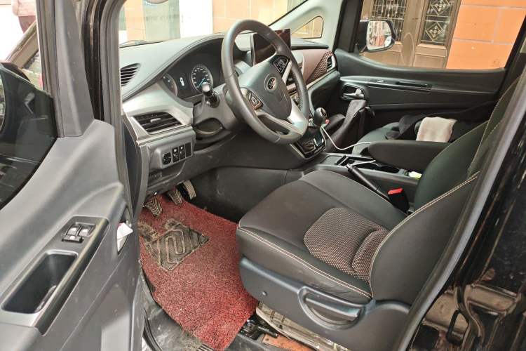 Used JAC Refine M3 2022 PLUS 1.5T 7-Seater Standard Model
